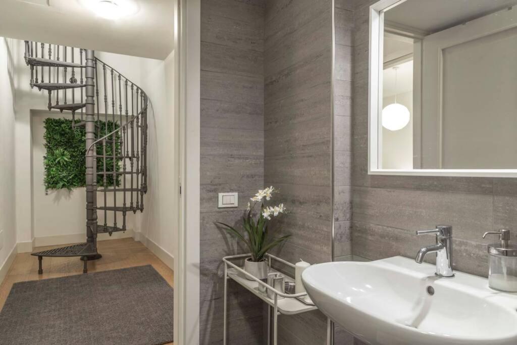 Palazzo Tergesteo Tirabora Suite Apartments 트리에스테 외부 사진