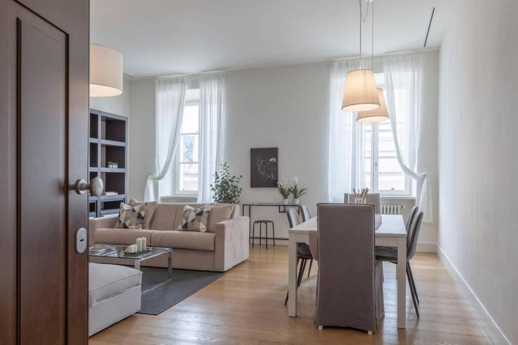 Palazzo Tergesteo Tirabora Suite Apartments 트리에스테 외부 사진