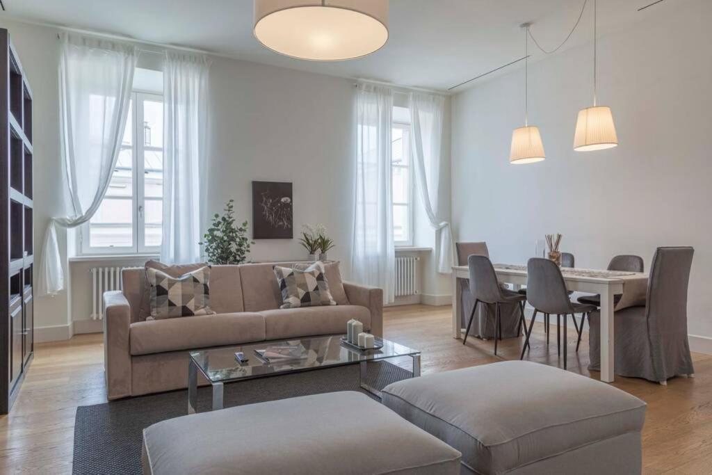 Palazzo Tergesteo Tirabora Suite Apartments 트리에스테 외부 사진